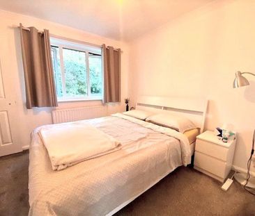 2 Bedroom House - Stirling Crescent, Hedge End - Photo 3