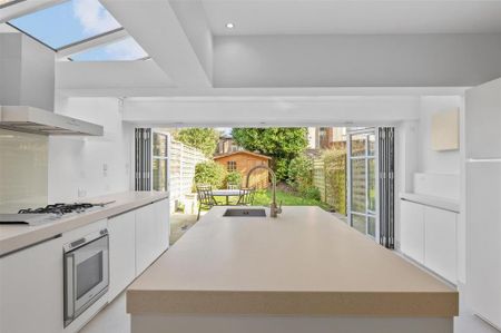 4 bedroom terraced house to rent - Photo 5