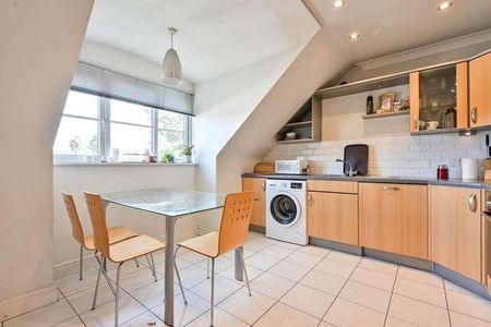 Abbey Road, Kt, Chertsey, KT16 - Photo 4