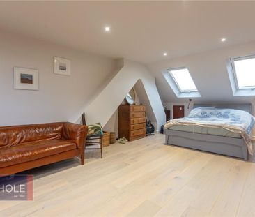 4 bedroom semi-detached house to rent - Photo 3