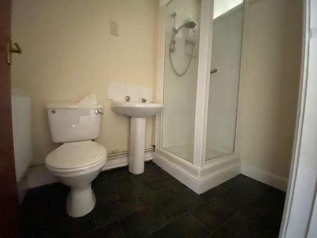 1 bedroom ground floor flat to rent - Photo 5