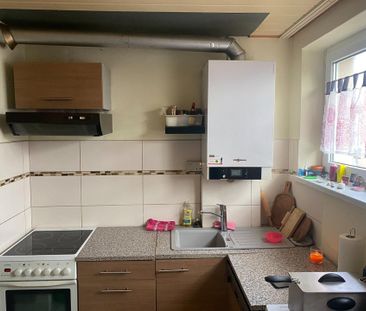 Wohnung in Hof: 2 Zimmer, Küche, Bad, Keller, Bodenabteil - Photo 2