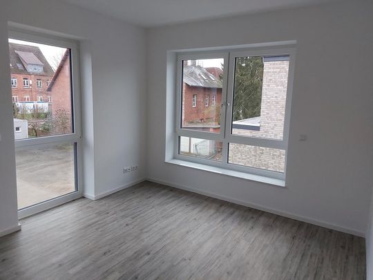 <h1 class="md:text-xl md:leading-6 mt-4 md:mt-10 lg:mb-6 mb-3 text-primary-500 font-semibold text-base leading-5"> Wohnung in Lauenburg/Elbe </h1> - Photo 1