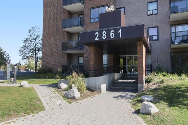 2851 & 2861 Baycrest Drive — 2 bedroom, 1 bath - Photo 1