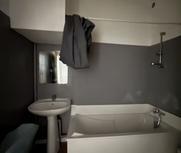 Location Appartement 1 pièce 30m² CASTELNAUDARY 11400 - Photo 5