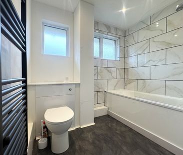 Goldsworth Road, Woking, Surrey, GU21 - Photo 2