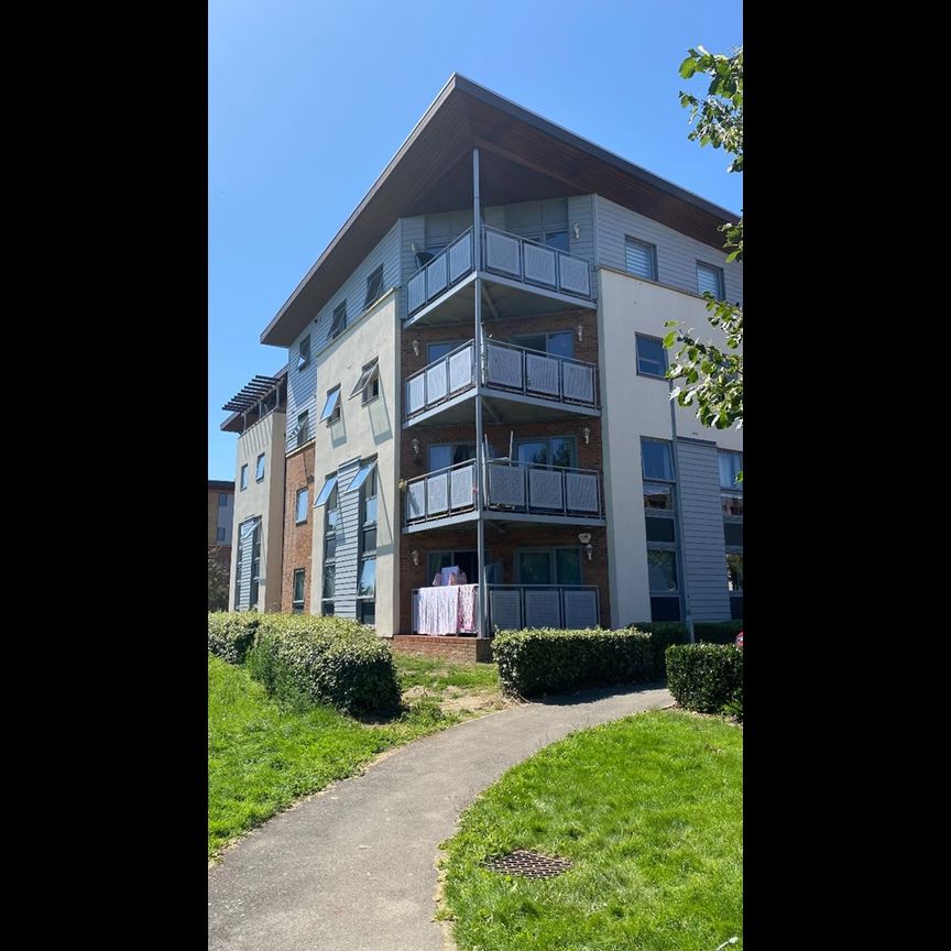 2 Bed Flat, London, N13 - Photo 1