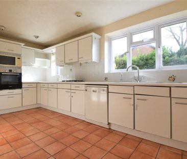 4 bedroom detached house to rent - Photo 5