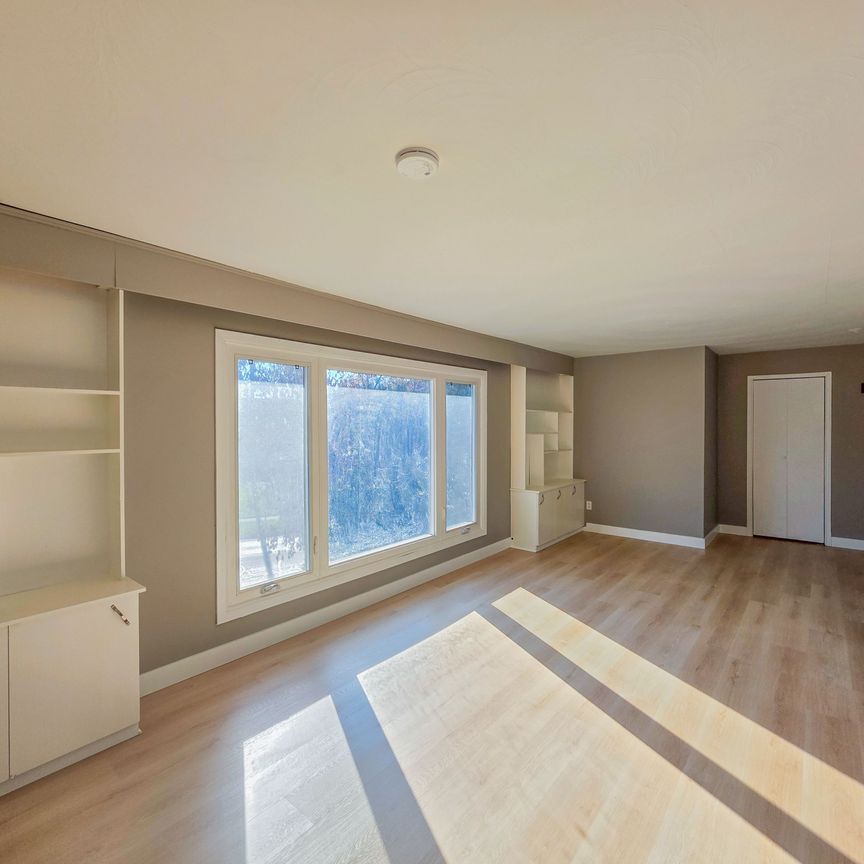 For Lease - 488 Dean Avenue Unit# Upper, Oshawa, Ontario - Photo 1