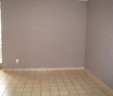 Location Appartement 2 pièces 46m² CHATELLERAULT 86100 - Photo 6