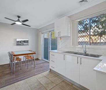 Stylish, Low-Maintenance Townhouse in a Prime Location - Photo 3