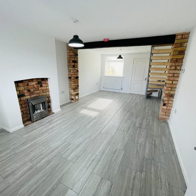 2 bedroom terraced house to rent - Photo 1