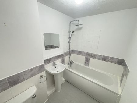 The Ploughlands, Ashton-on-Ribble - Photo 4