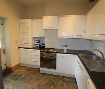 2 bedroom apartment to rent - Photo 2