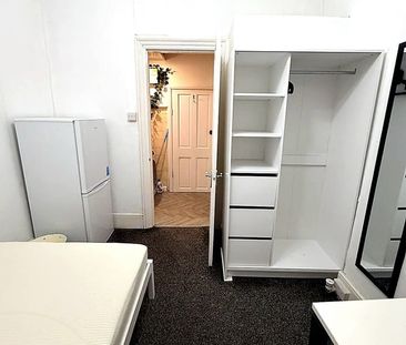 Studio Flat, Belgrave Road, SW1V - Photo 1