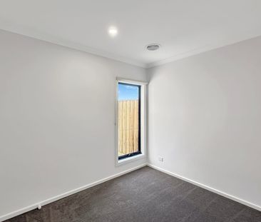 🏡 Brand New 4-Bedroom House in Thornhill Park - Photo 5