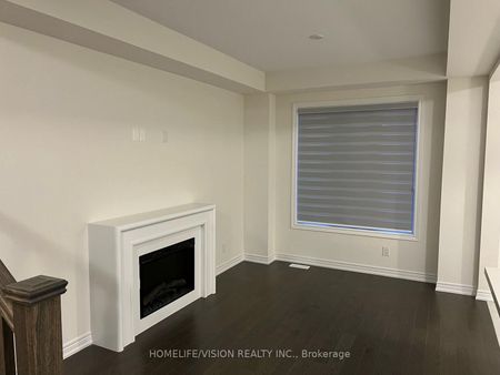 Townhouse For Lease | X8080344 - Photo 2