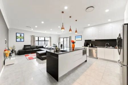 “Stylish Four Bedroom Home” - Photo 5