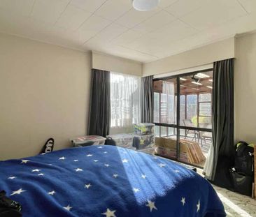 3 Bedroom Home in Heretaunga - Photo 2