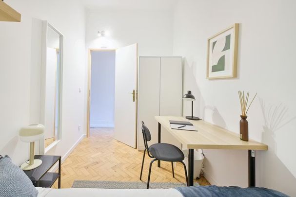 Avenida de Berna, Lisbon, Lisbon 1050-038 - Photo 1