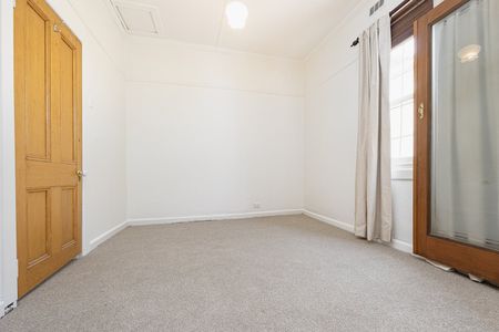 53 Macarthur Place, Carlton VIC 3053 - Photo 2
