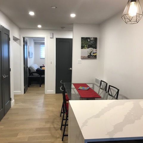 Grand 4 1/2 Meublé Et Entièrement Rénové - Photo 1