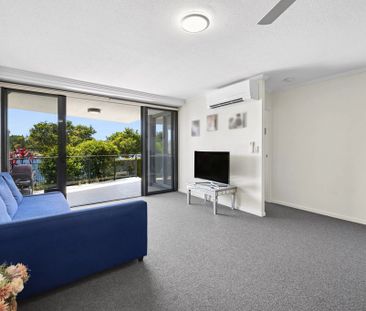 Waterfront Living with Ground-Floor Convenience! - Photo 6