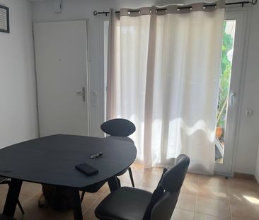 Location Appartement 2 pièces 57m² GONFARON 83590 - Photo 3