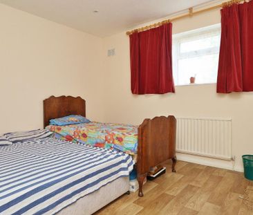 3 bedroom end of terrace house to rent - Photo 6