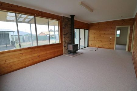 AMAZING FAMILY HOME!! - Photo 3