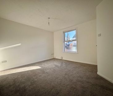 Royal Oak Mews, Cheltenham, GL50 - Photo 2