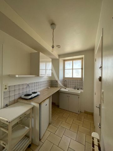 Location Appartement 1 pièce 23m² FONTENAY LE COMTE 85200 - Photo 3