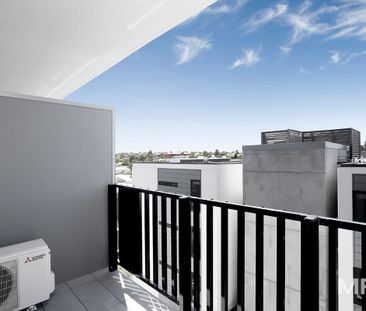 411/8 Olive York Way, Brunswick West - Photo 2