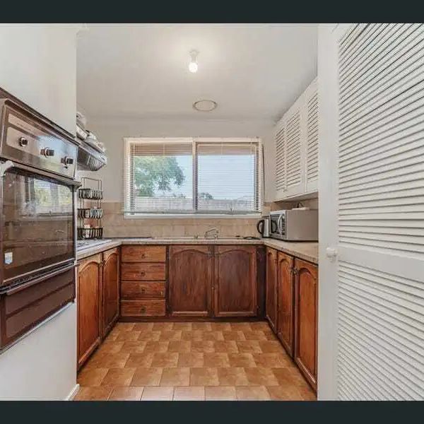 “Comfort, Space & Location” - Photo 1