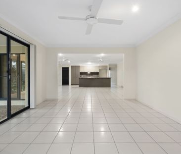 For Lease: Modern Family Home with Spacious Yard and Contemporary C... - Photo 2