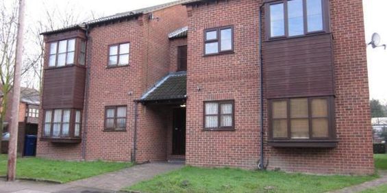 Runnymede Court, Stanford Le Hope, Runnymede Road - Photo 3