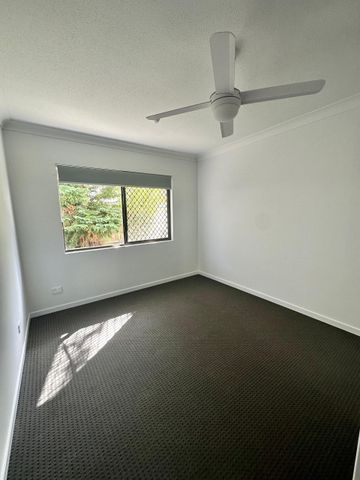 Ground Floor Three Bedroom Unit in Mooloolaba - Photo 4