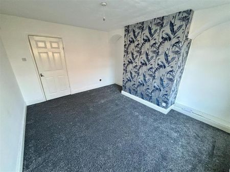 2 bedroom semi-detached house to rent - Photo 3