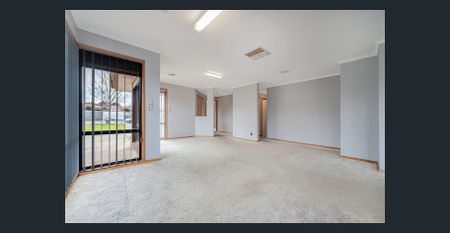 Charming Family Home in the Heart of Craigieburn - Photo 3