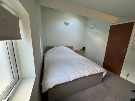 1 bedroom House To Let - Photo 2
