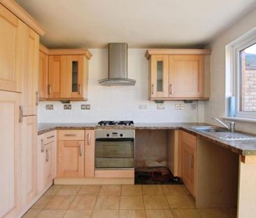 A lovely three bedroom family home offered on an unfurnished basis ... - Photo 6