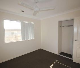 Spacious Comfortable Living – Huge Yard - Photo 4