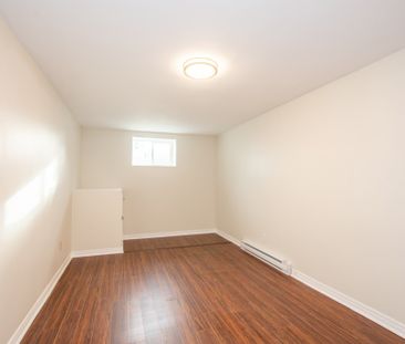 Spacious 2 Bedroom Lower Unit in Welland!! - Photo 1