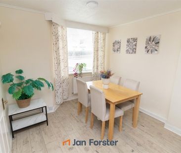 2 Bedroom House - Terraced - Photo 3