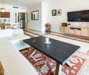 Calle Pico Alcazaba - Foto 1