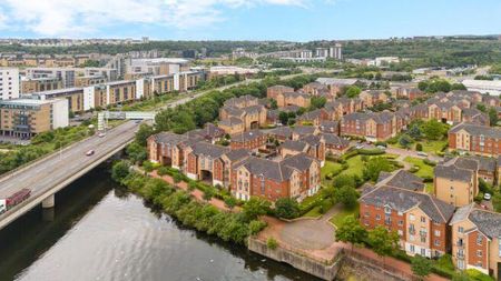 2 bedroom flat to rent - Photo 2