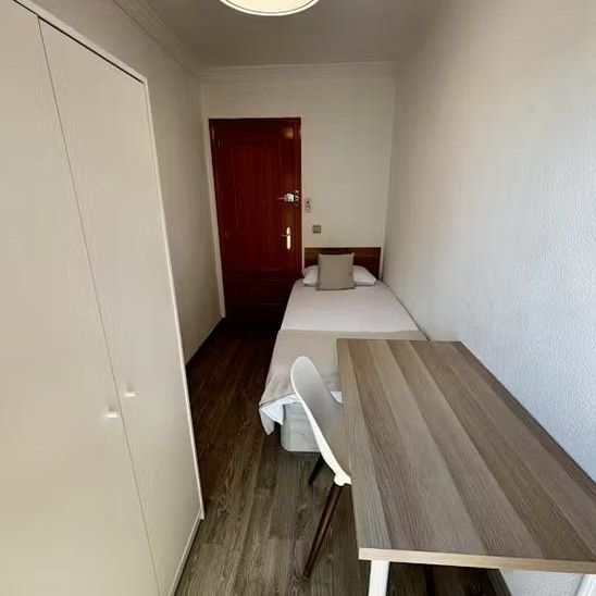 Carrer de les Roses, Manises, Valencian Community 46940 - Photo 1