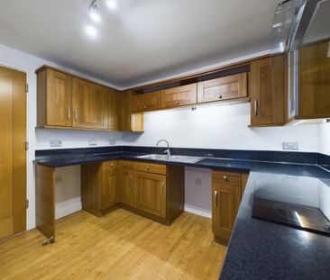 2 bedroom flat to rent - Photo 4