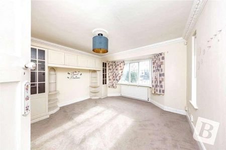 Ayloffs Close, Emerson, RM11 - Photo 2