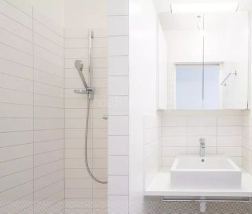 Spacieux logement meublé en duplex à louer ! - Photo 2